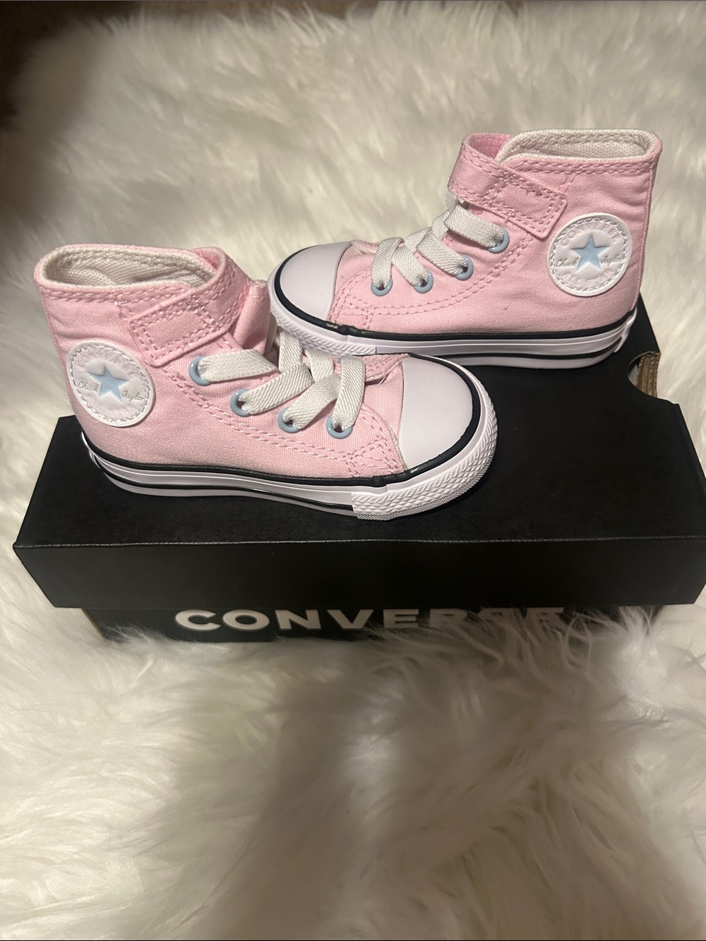 New in box pink high top converse size 5